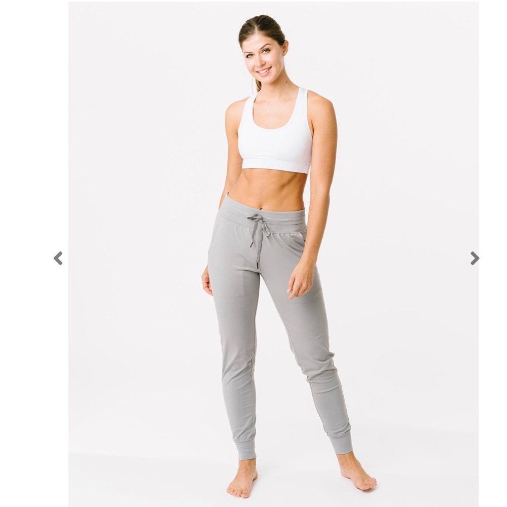 Zyia Activewear Ascend Jogger- Heathered Gray Small